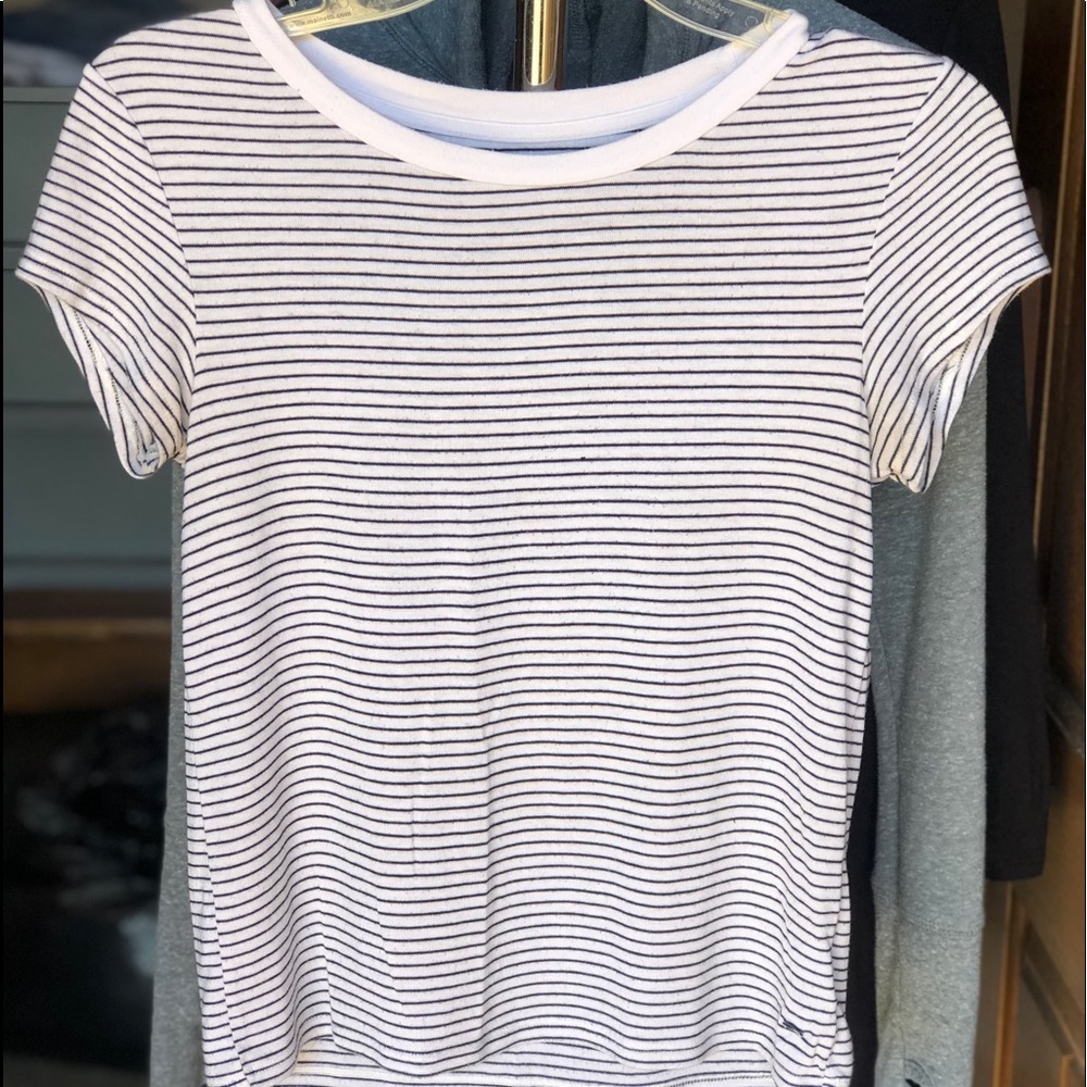 American Eagle Stripped T-shirt